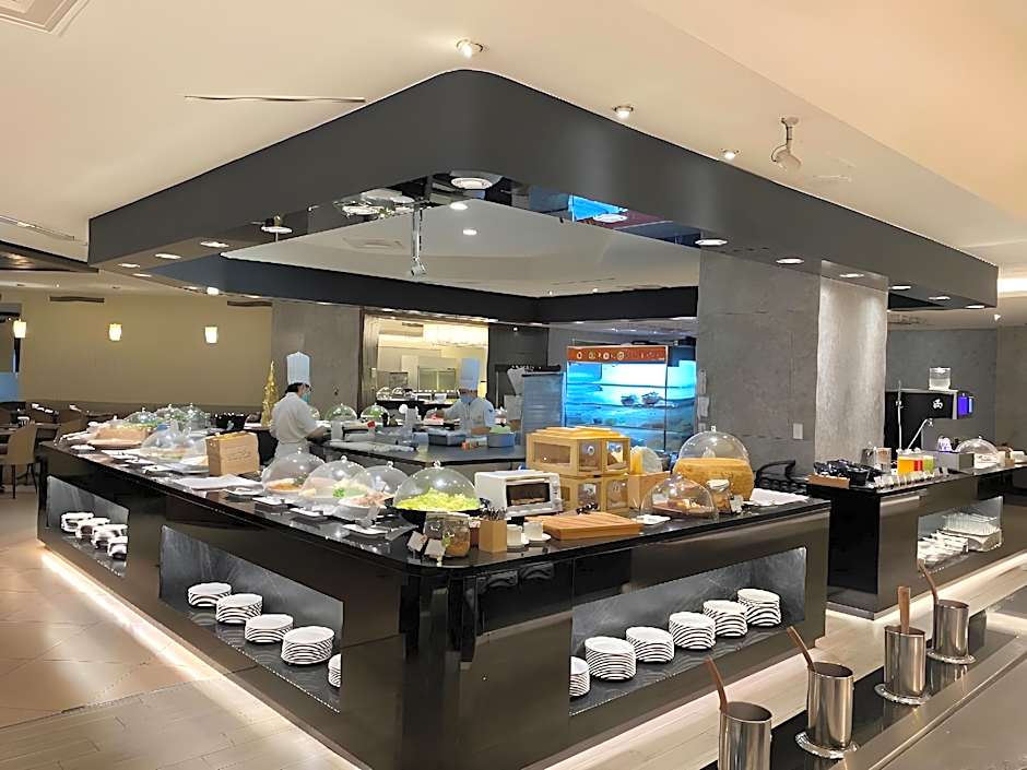 Evergreen Plaza Hotel