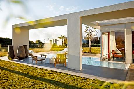 Prestige Villa with Golf View