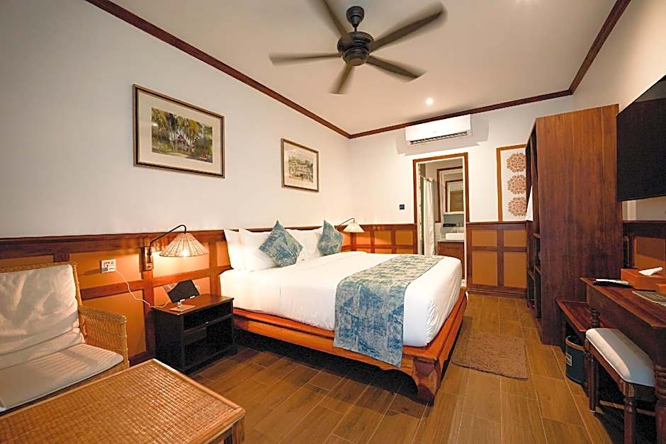 Photo 1 of 10 of Standard 1 King Bed