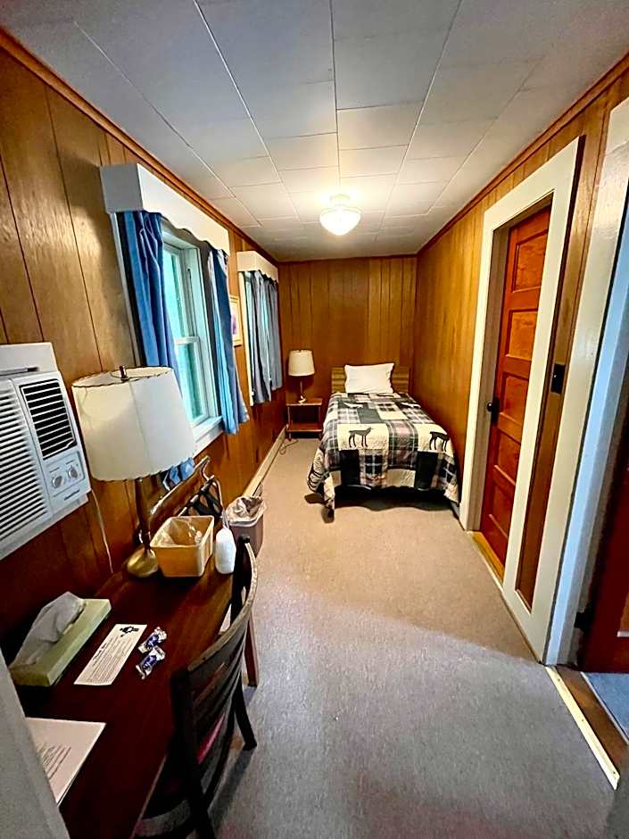 Mount Coolidge Motel