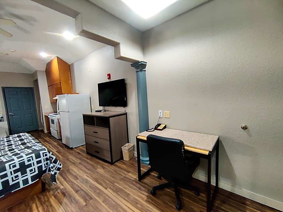 Regency Inn & Suites By Capital O Houston IAH Airport