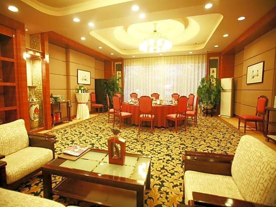 Qingdao Huiquan Dynasty Hotel