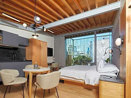 Queen Suite