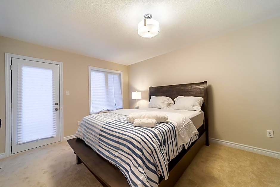 Beautiful New Townhouse in Quiet Neighbourhood