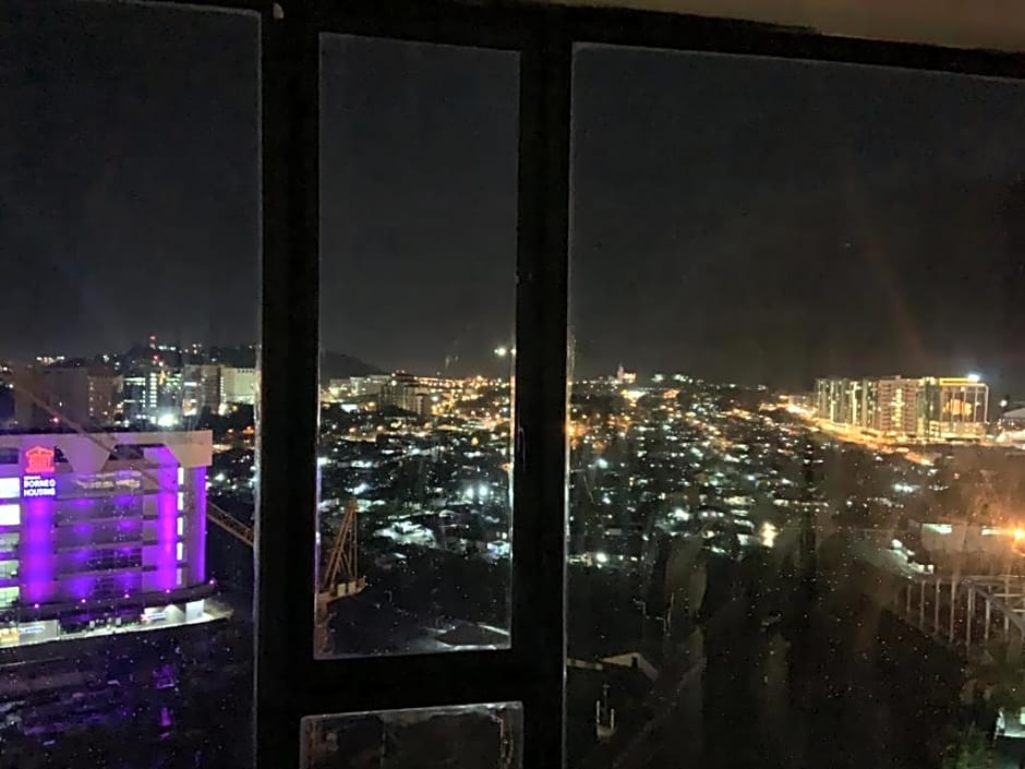 Sky Suite Top floor with Rooftop Pool & Gym