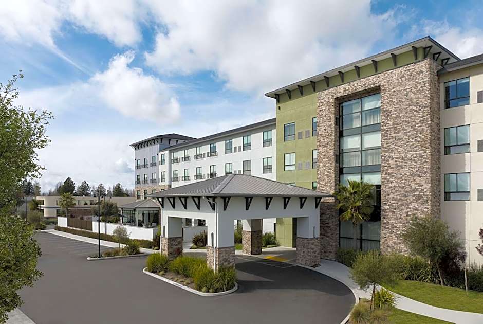 Hotel Centro Sonoma Wine Country, Tapestry Collection Hilton