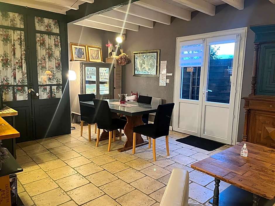 Chambres et Gîte PEYROUTAS " CAMILLE" Vignonet St Emilion