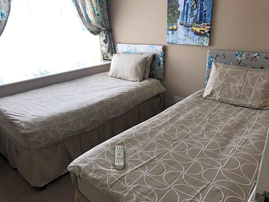 Red Deer Village Holiday Park - 2 Bedroom, Self-Catering Chalet