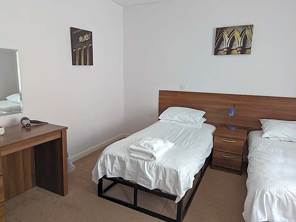Barley Sheaf, Old Bridge Street EN SUITE ROOMS, ROOM ONLY