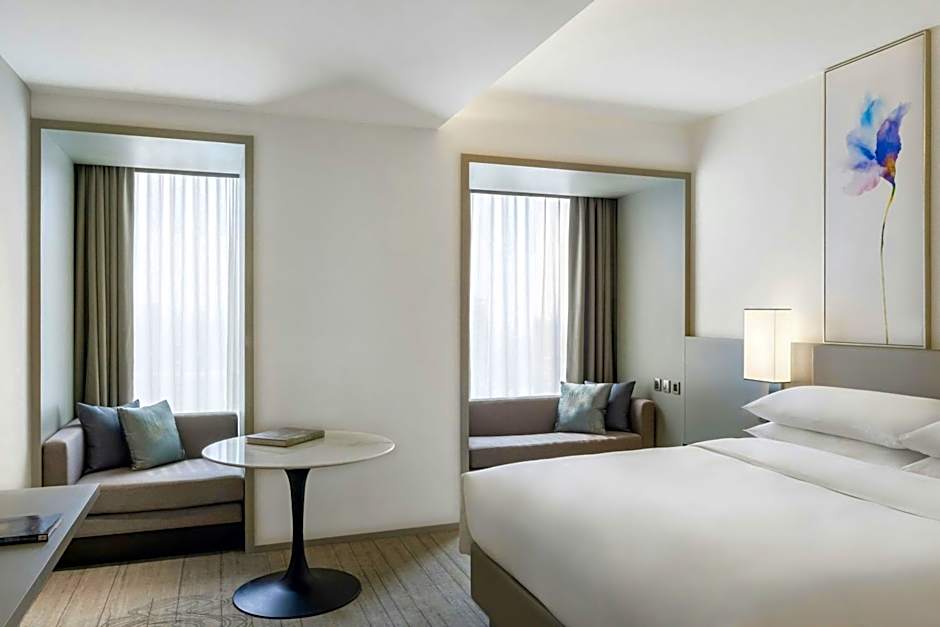 Photo 1 of 6 of Premier 1 King Bed, View