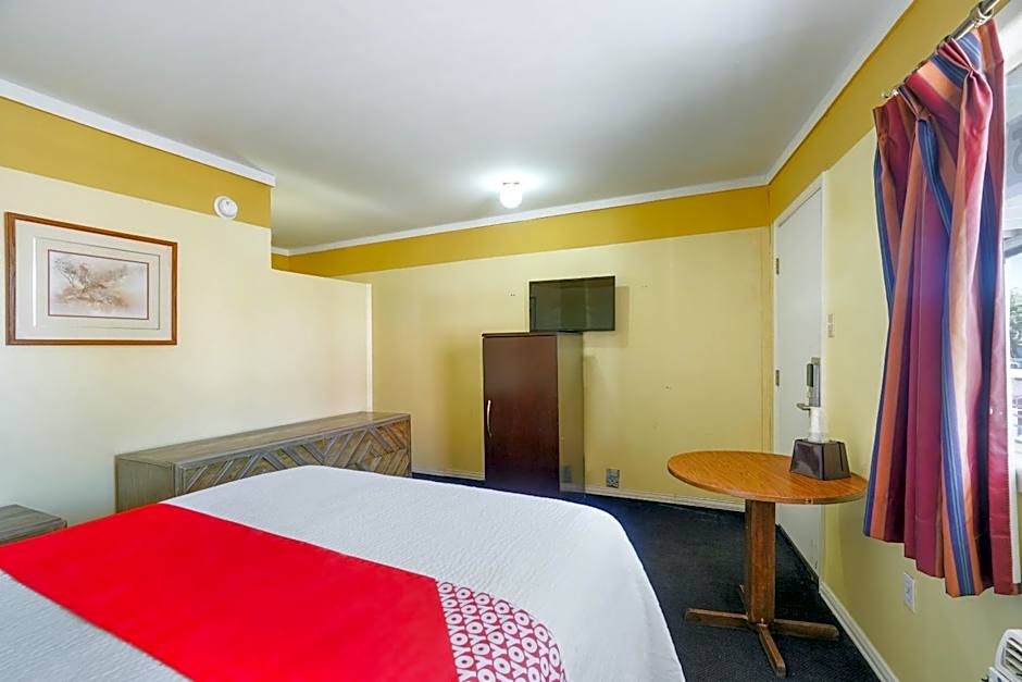 OYO Hotel Alpine TX near University