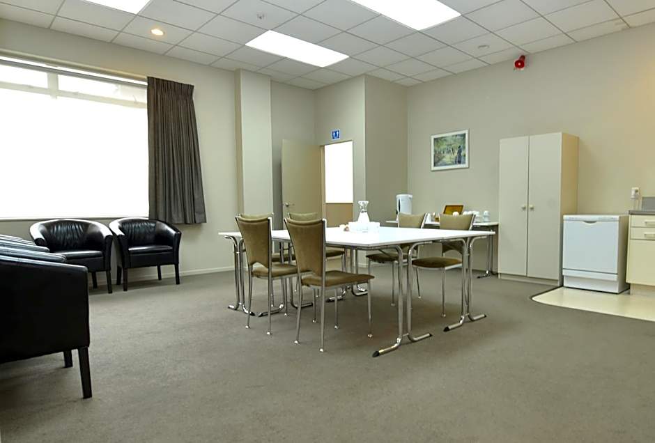 Brougham Heights Motel