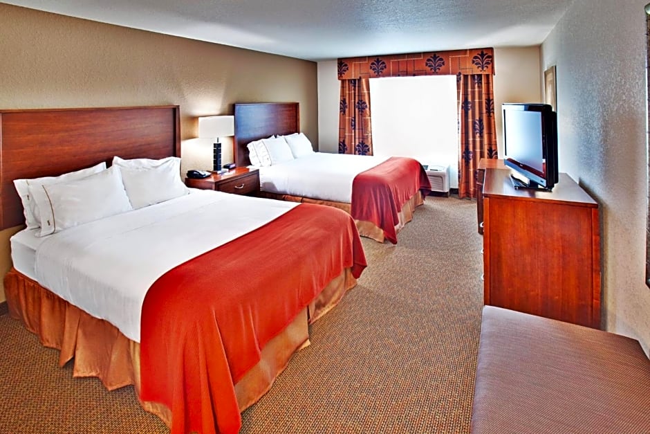 Holiday Inn Express Hotel & Suites - Dubuque West By IHG