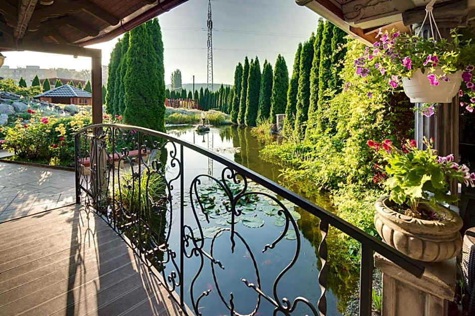 Hotel David with Free Parking