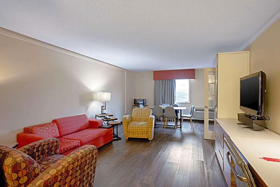 Quality Inn Frontier At U.S. Hwy 30