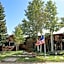 The Boulder Creek Lodge