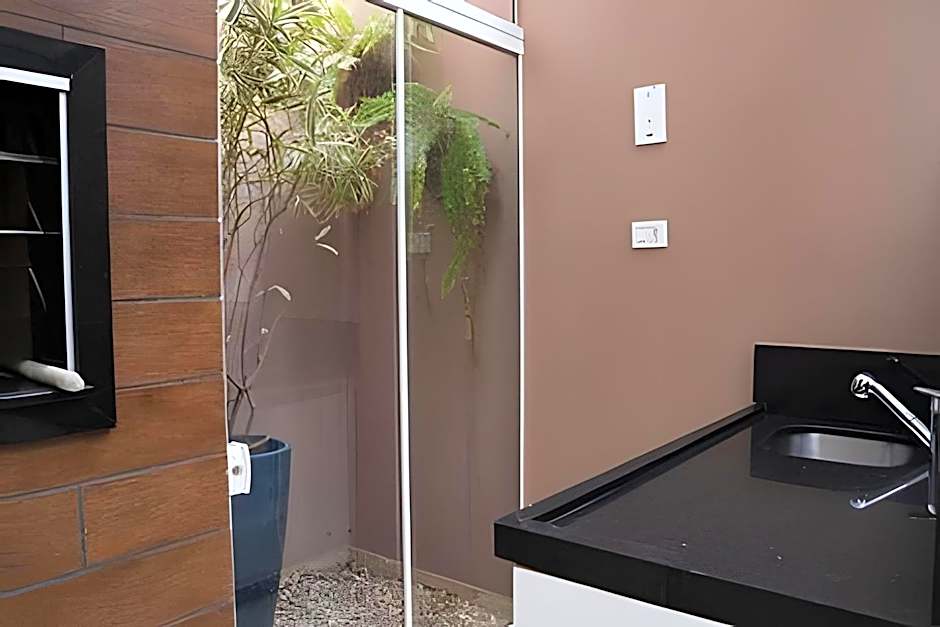 Sobrado com 1 suite 2 quarto ar 1km Shopping JL