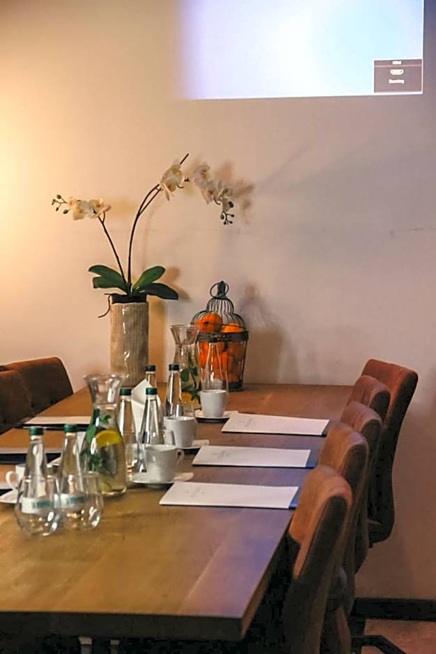 Palazzo Rosso Old Town