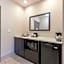 Hampton Inn By Hilton & Suites Dupont