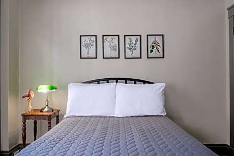 Room with One Double Bed with Shared Bathroom