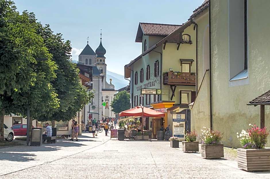 Zin Senfter Residence