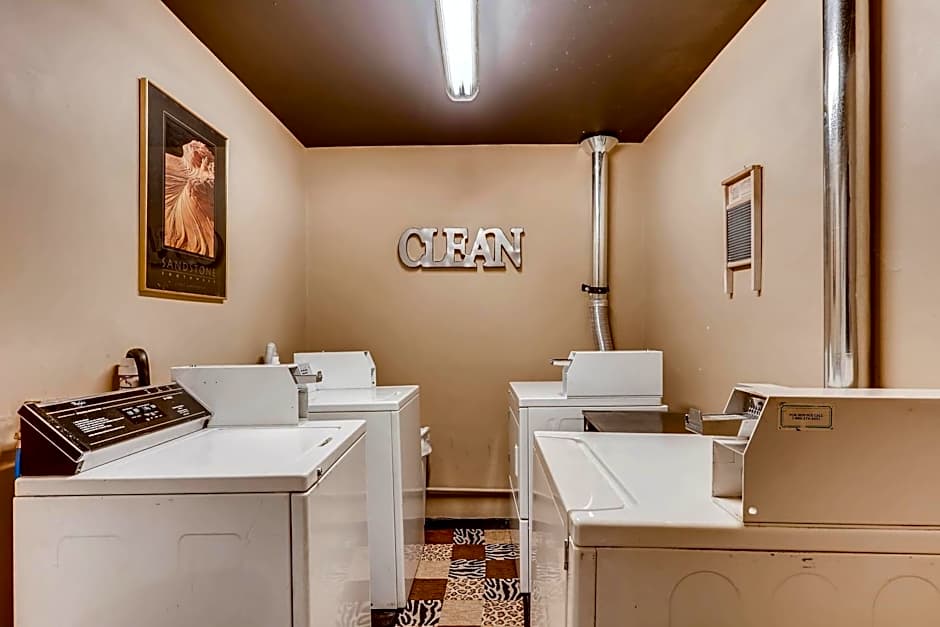 Inn the Clouds Hostel & Inn