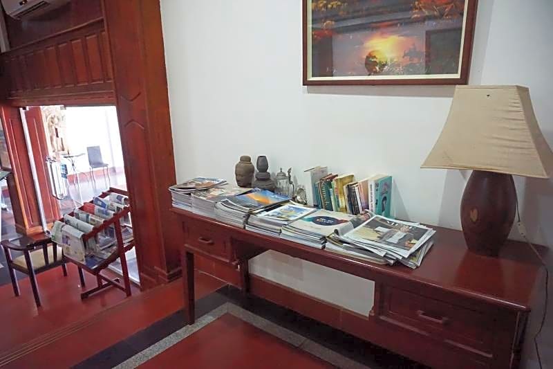 Vansana Riverside Hotel