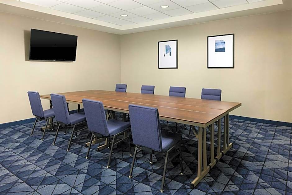 Courtyard by Marriott Los Angeles Woodland Hills