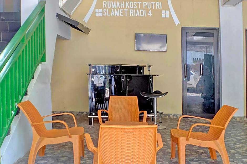 OYO Life 92830 Homestay Slamet Riadi Iv