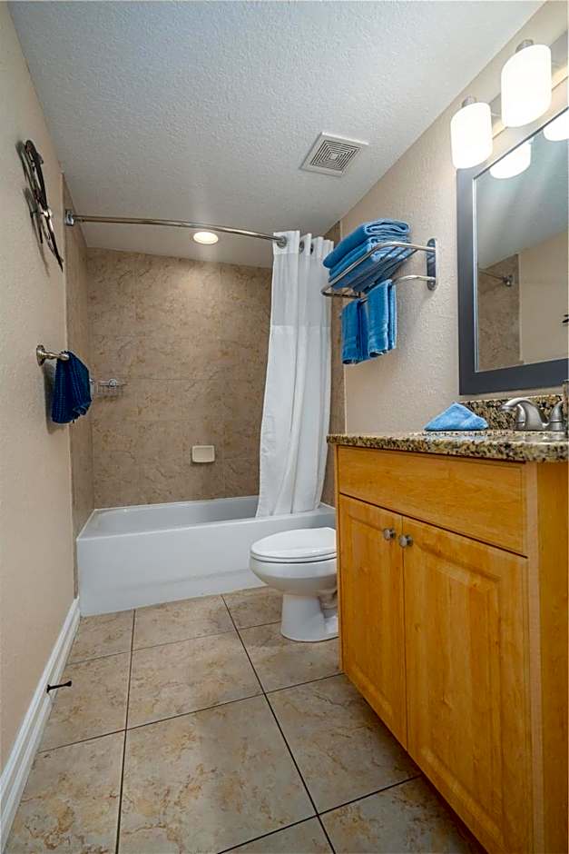 Corner Suite Luxury Panoramic Ocean Views