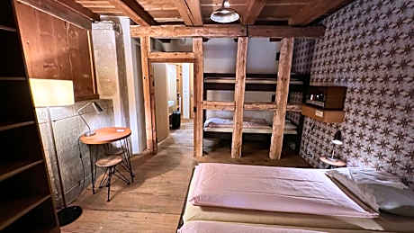 Quadruple Room with Bathroom - incl. Museum Access