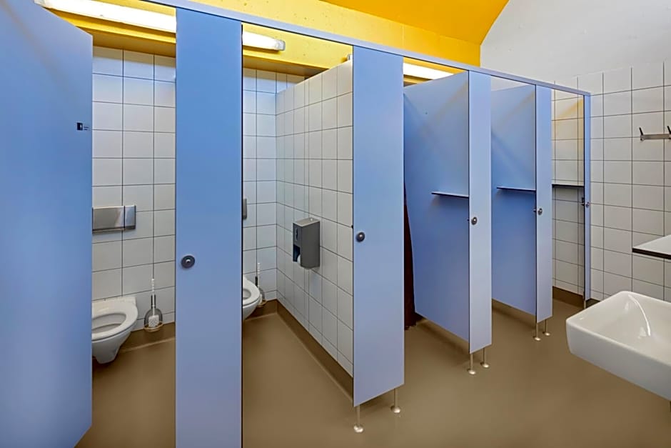 Lausanne Youth Hostel Jeunotel