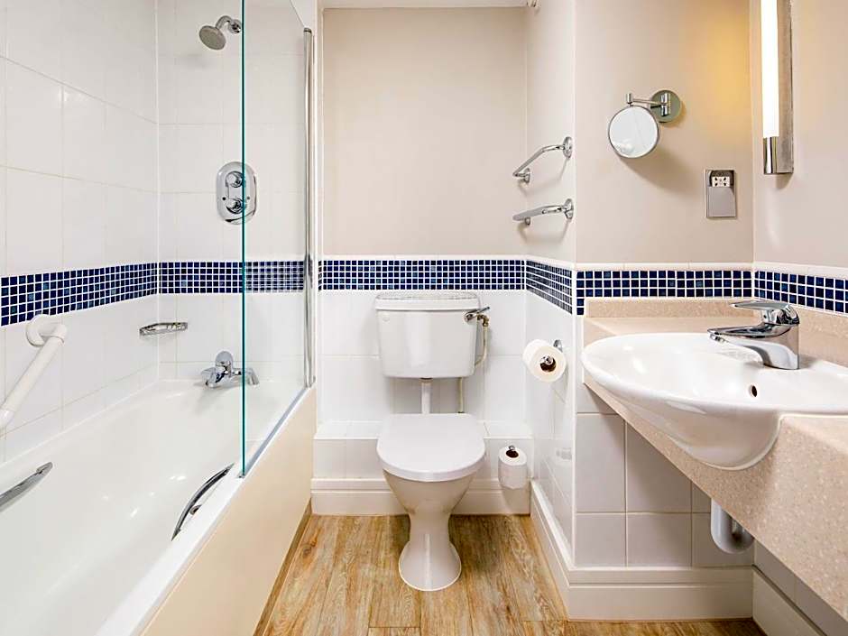 Mercure Gloucester Bowden Hall Hotel