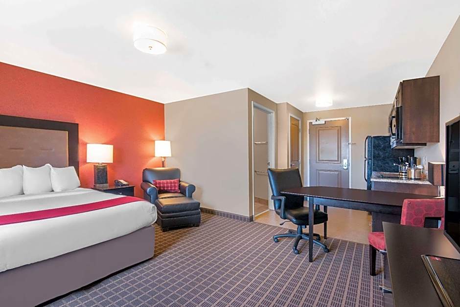 Hawthorn Suites by Wyndham Dickinson