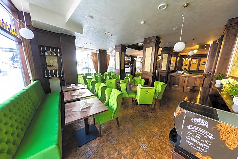 Daily Plaza Boutique Hotel