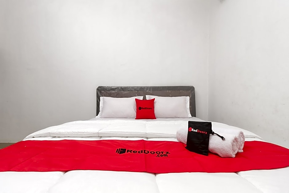 RedDoorz Syariah near RSU Suaka Insan Banjarmasin