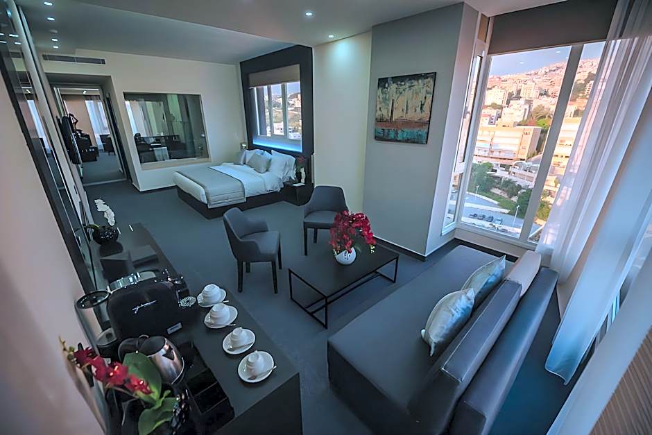 LOUIS V HOTEL LEBANON