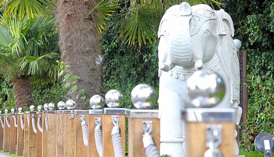 Donnington Manor Hotel