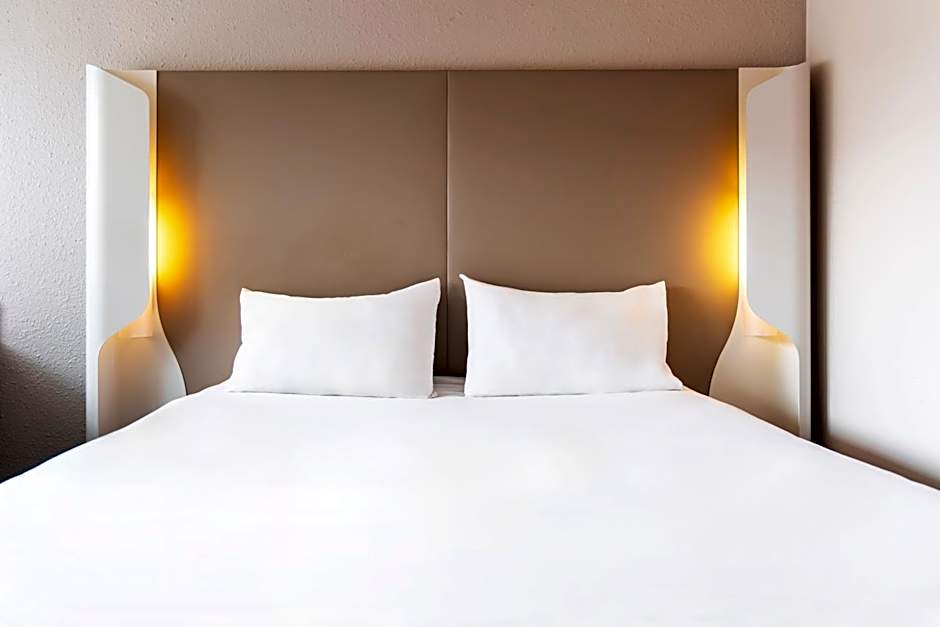 Campanile Montesson Le Vesinet Hotel