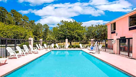 Gray Inn & Suites