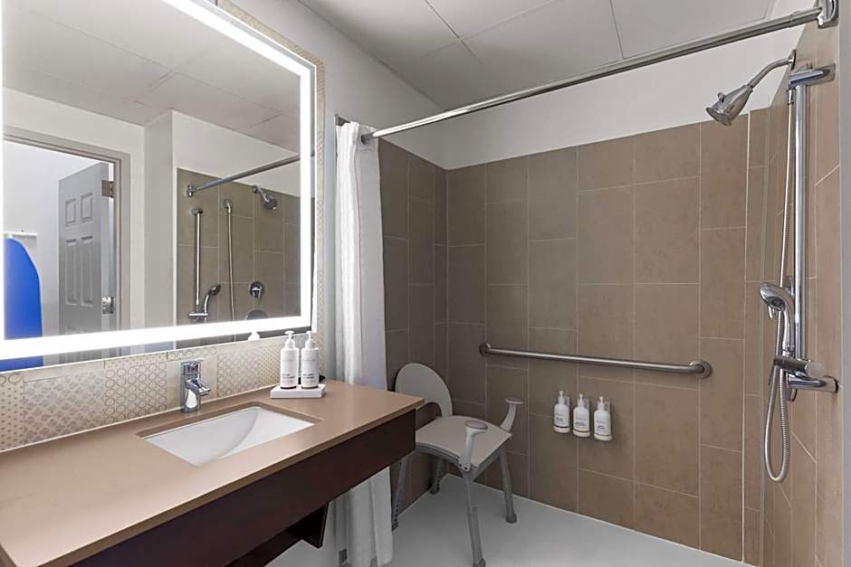 La Quinta Inn & Suites by Wyndam Knoxville West