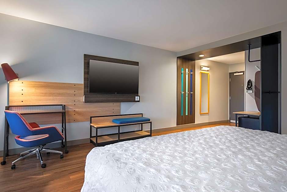 Tru by Hilton Merrillville