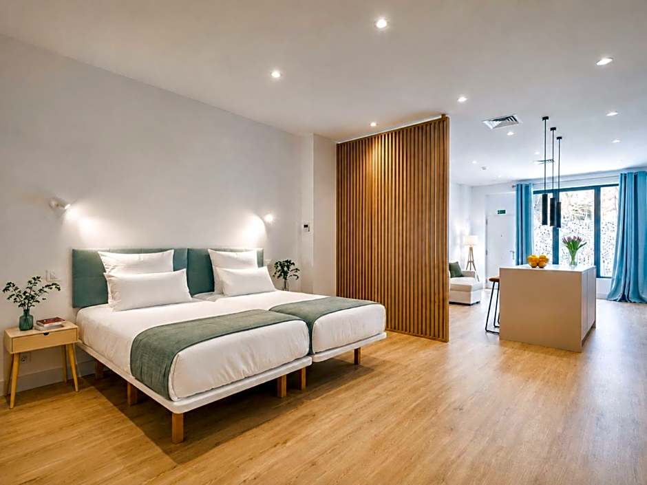 Paseo Suites Hotel