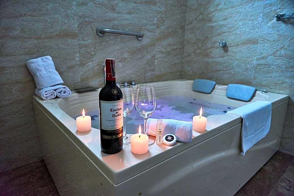 Photo 1 of 8 of Deluxe Suite, Jetted Tub