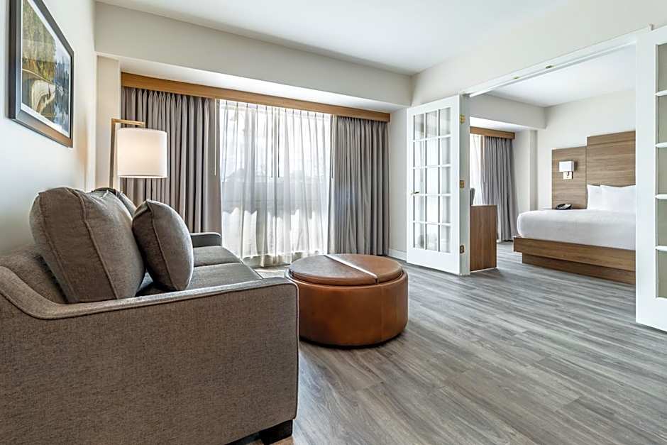 Atrium Hotel Vancouver