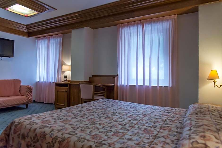 Photo 1 of 4 of Junior Suite