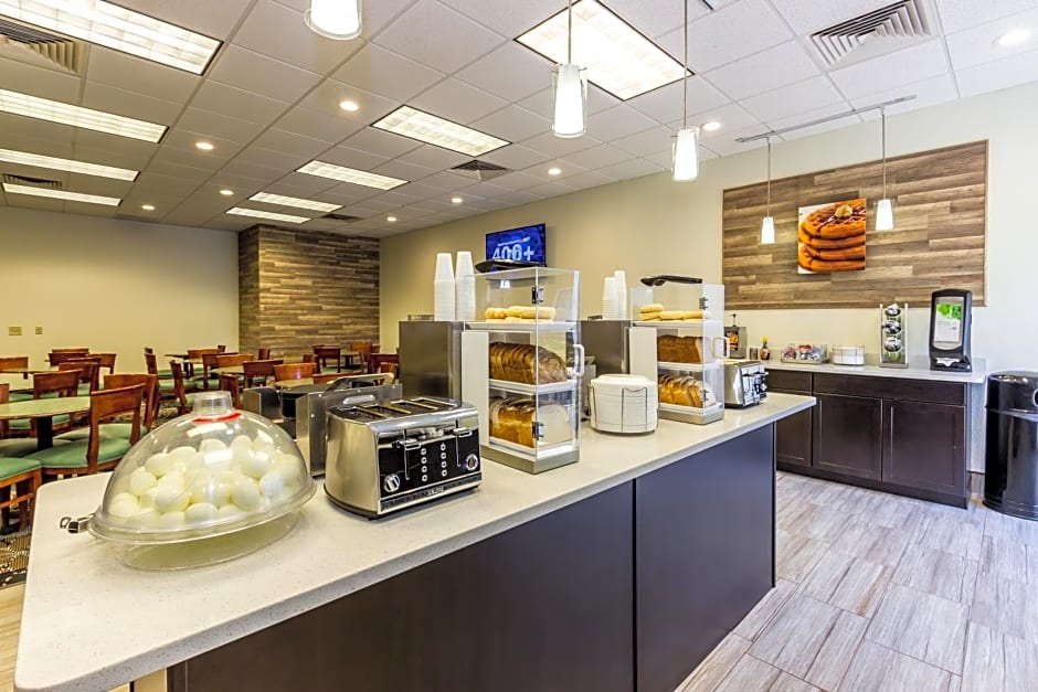 La Quinta by Wyndham Clearwater Central