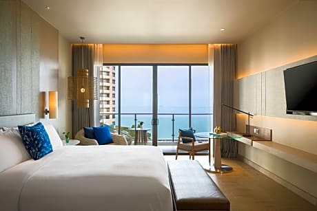 Suite, 1 Bedroom, Balcony, Sea View (1 King Bed)