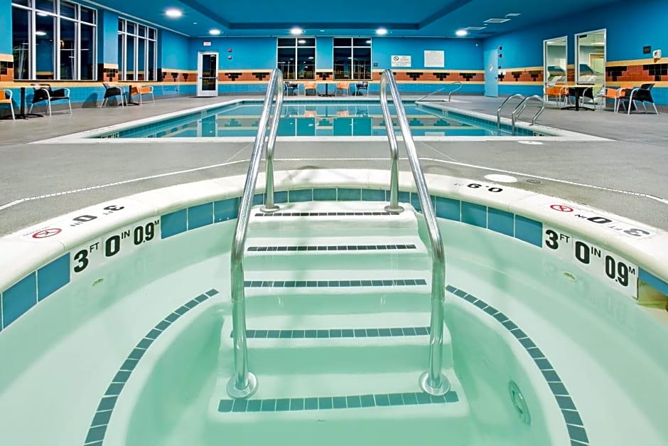 Holiday Inn Hotel & Suites Gateway By IHG