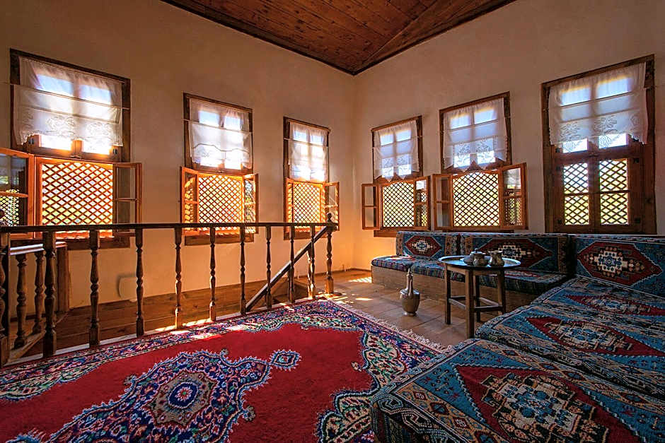 Meymune Valide Konağı
